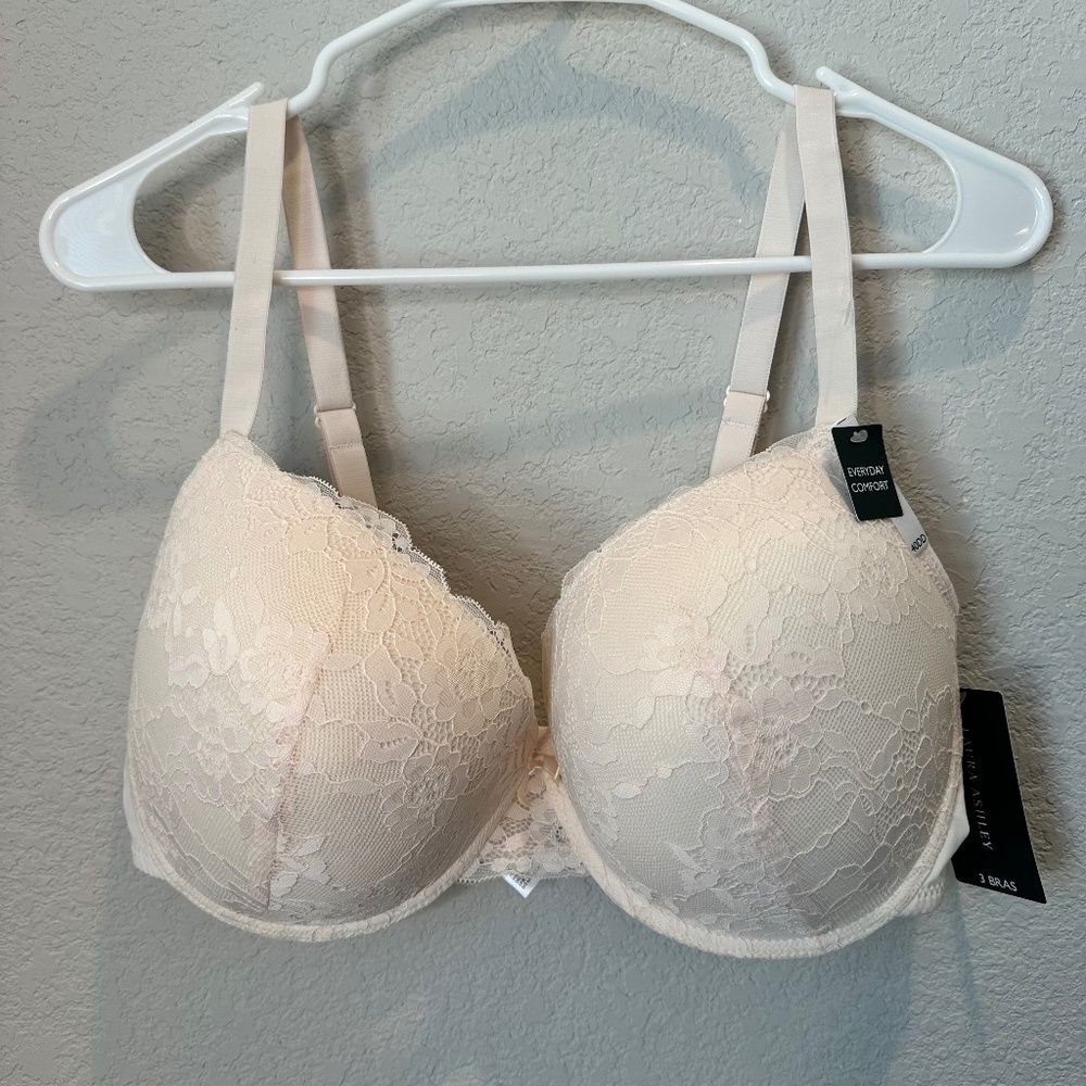 NWT Laura Ashley Cream Lace Adjustable Strap Bra - Size 40DD